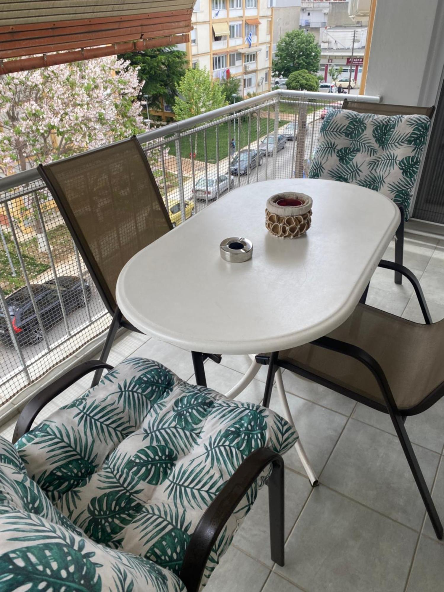 Bright Spacious Two-Bedroom Apartment เทสซาโลนิกิ ภายนอก รูปภาพ