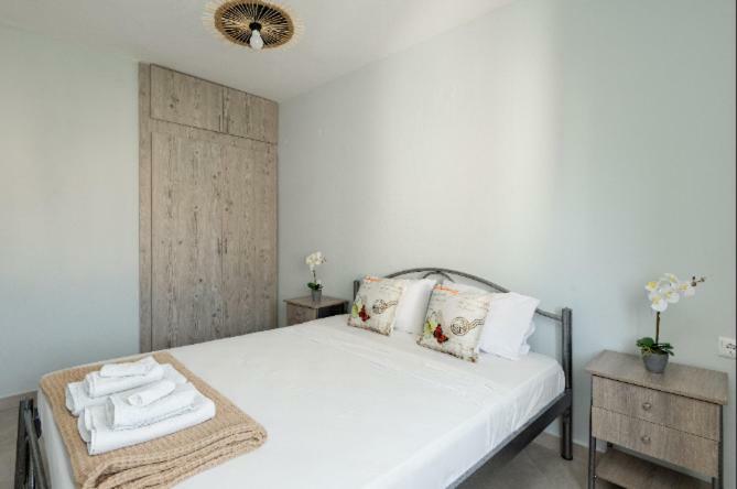 Bright Spacious Two-Bedroom Apartment เทสซาโลนิกิ ภายนอก รูปภาพ
